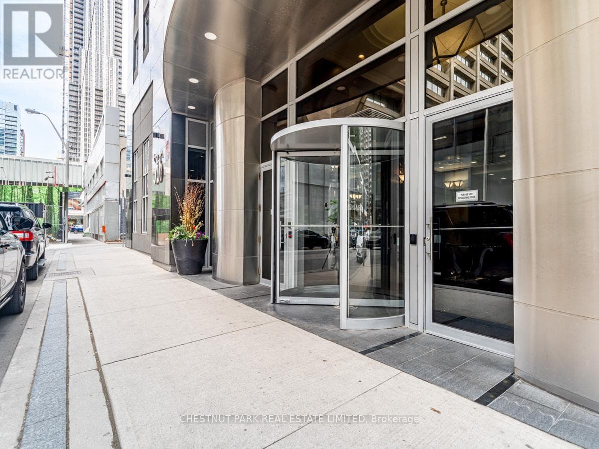 Toronto (Bay Street Corridor) — Toronto (Bay Street Corridor) - Main photo