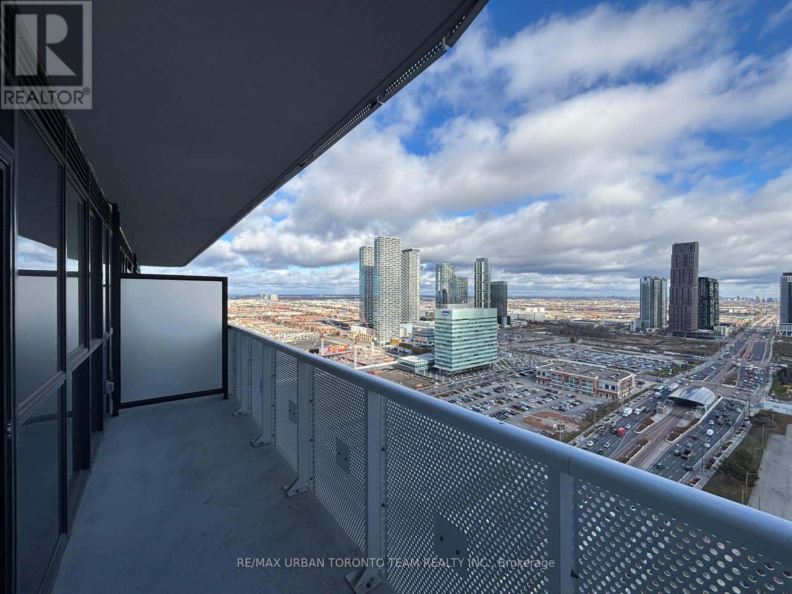 Vaughan (Vaughan Corporate Centre) — Vaughan (Vaughan Corporate Centre) - Photo 5 of 11