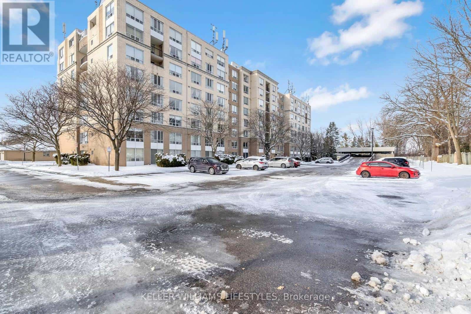 802 - 1510 RICHMOND STREET — London North (North G), Ontario - Photo 3 of 39