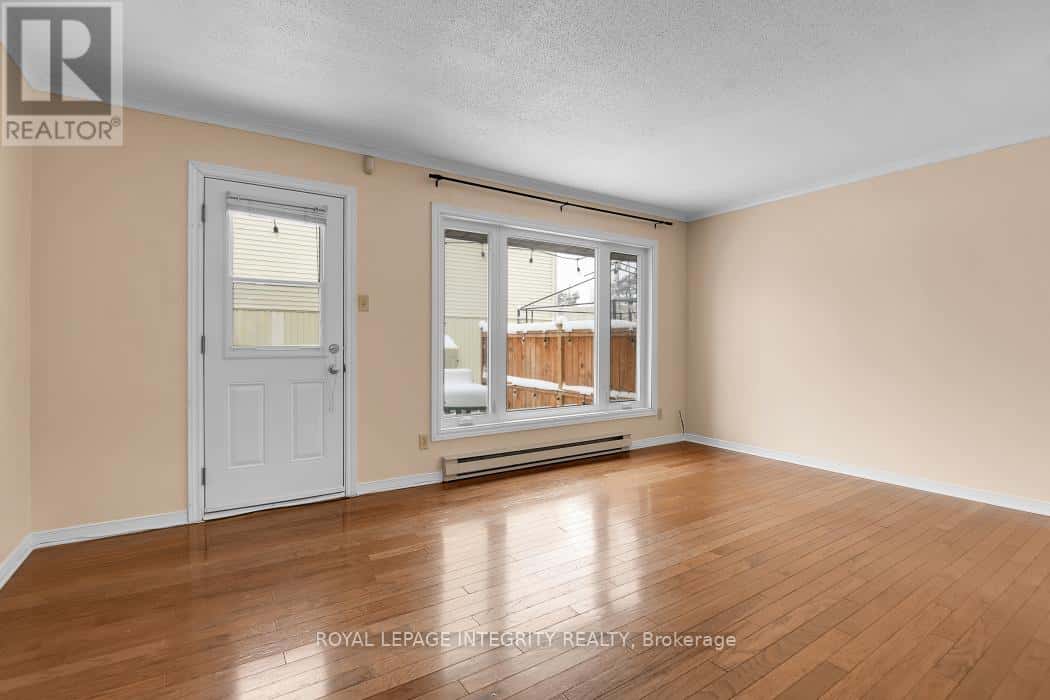 Ottawa — Ottawa - Photo 4 of 29