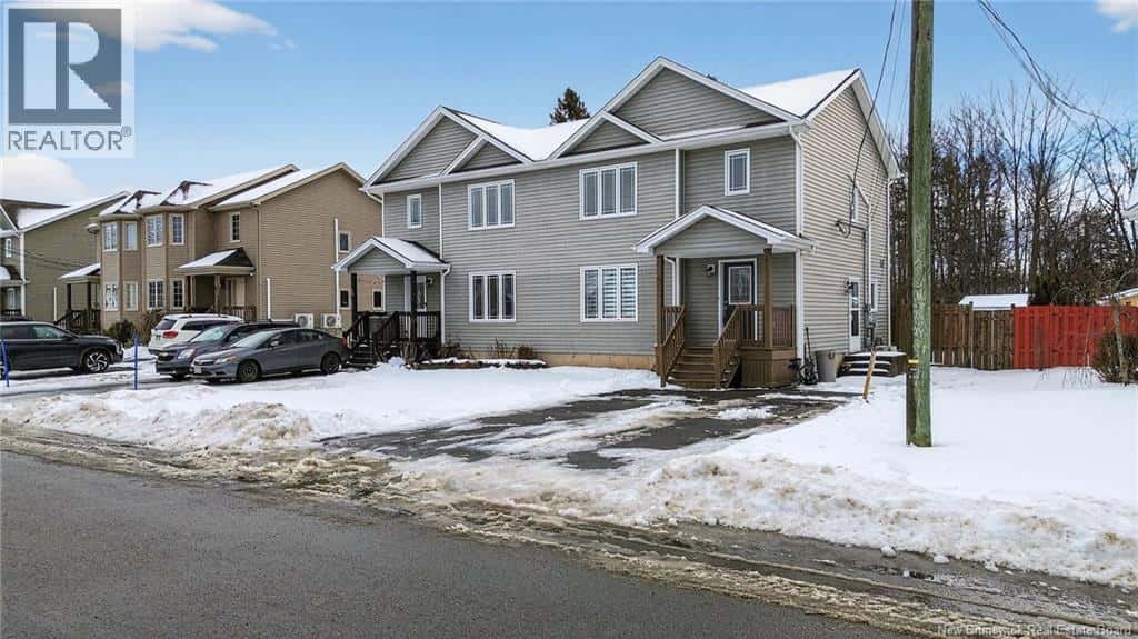 28 Nugent Street — Dieppe, New Brunswick - Photo 2 of 41