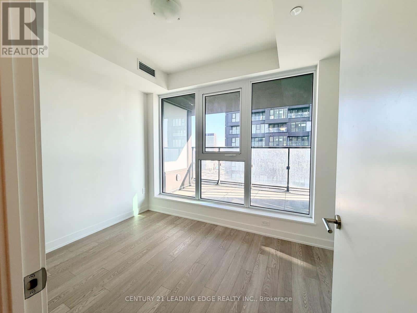 1812 - 1 QUARRINGTON LANE — Toronto (Banbury-Don Mills) - Photo 5 of 20