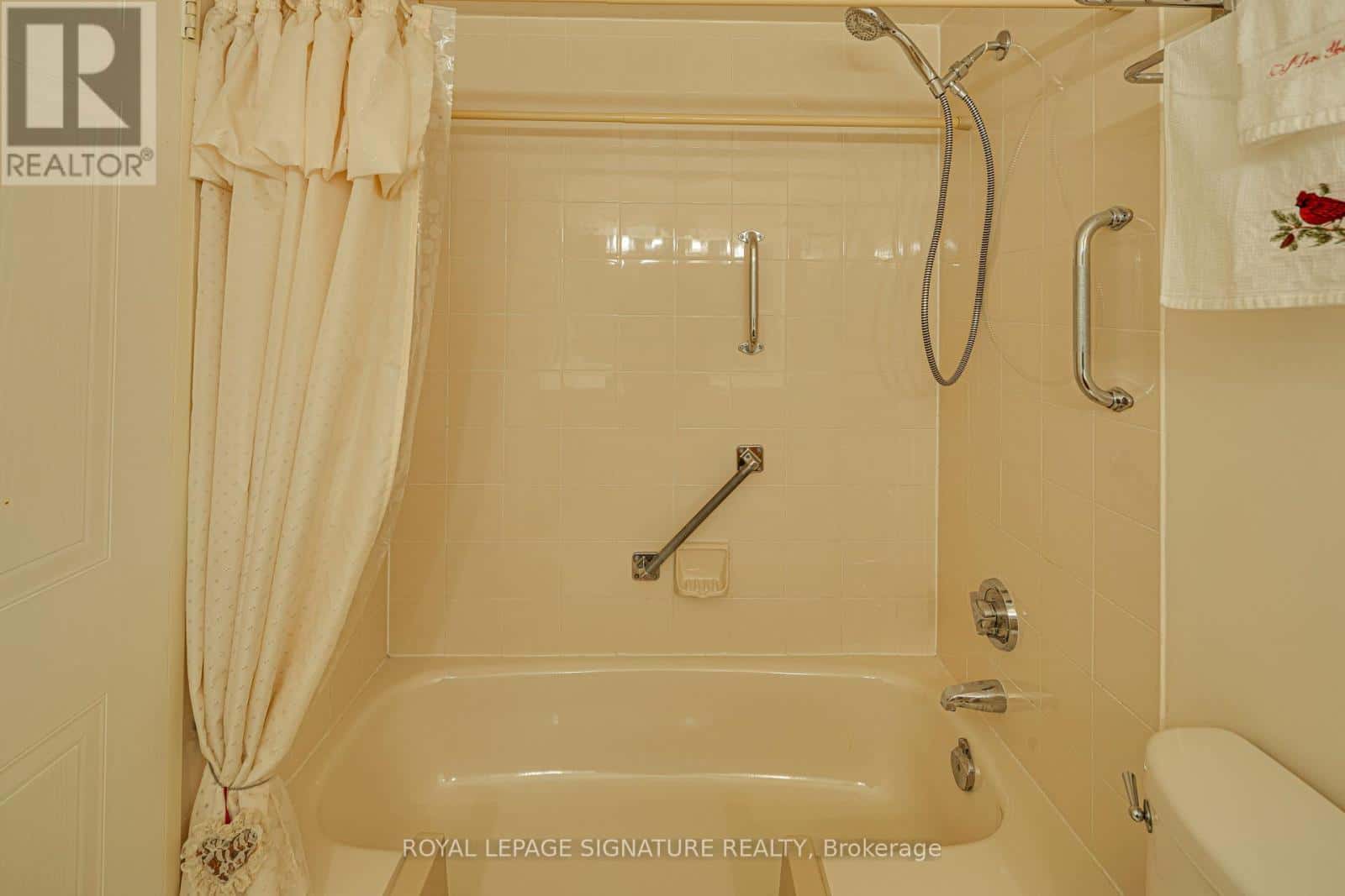 1419 - 1880 VALLEY FARM ROAD — Pickering (Town Centre), Ontario - Photo 5 of 39