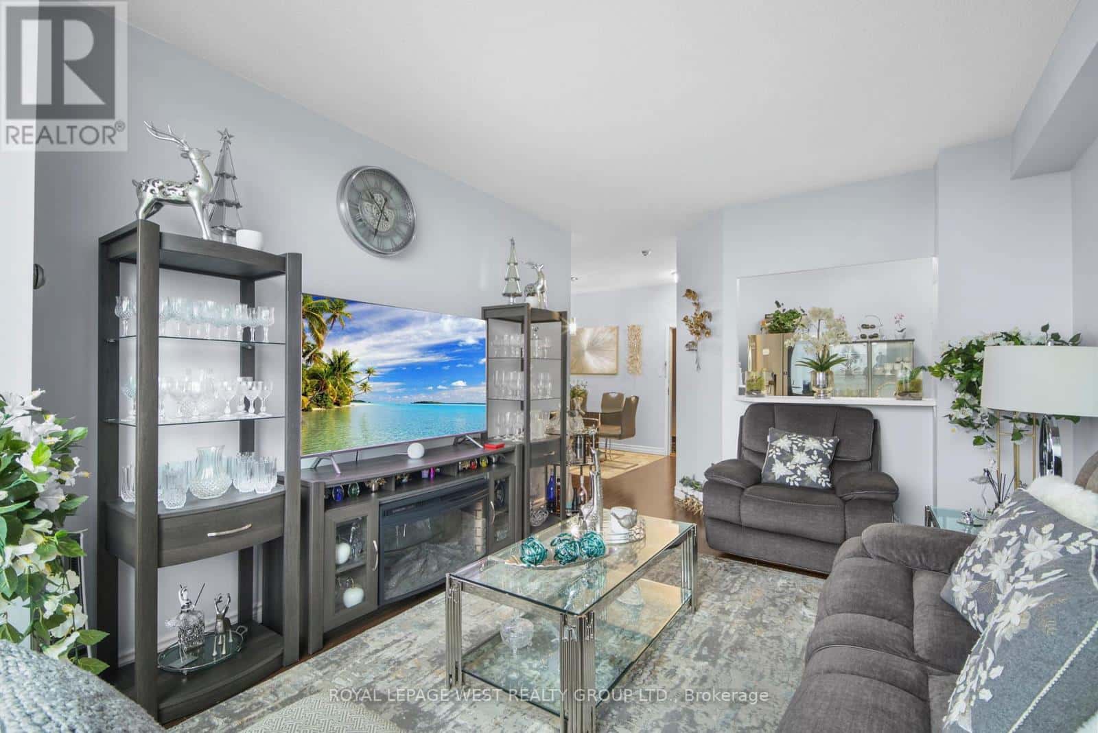 805 - 326 MAJOR MACKENZIE DRIVE E — Richmond Hill (Crosby), Ontario - Photo 4 of 27