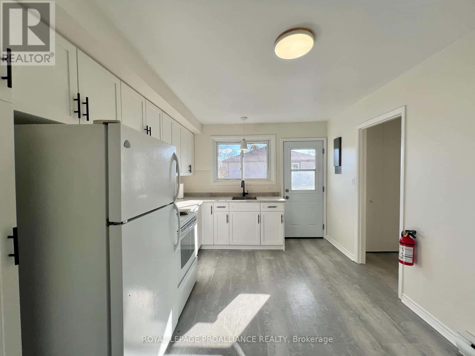 Belleville (Belleville Ward) — Belleville (Belleville Ward) - Photo 4 of 12