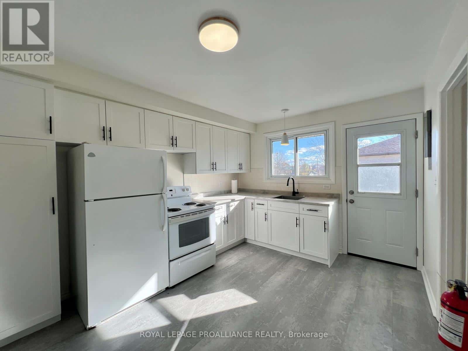 Belleville (Belleville Ward) — Belleville (Belleville Ward) - Photo 5 of 12