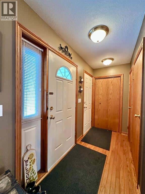 10205 103 Avenue — Lac La Biche, Alberta - Photo 2 of 43