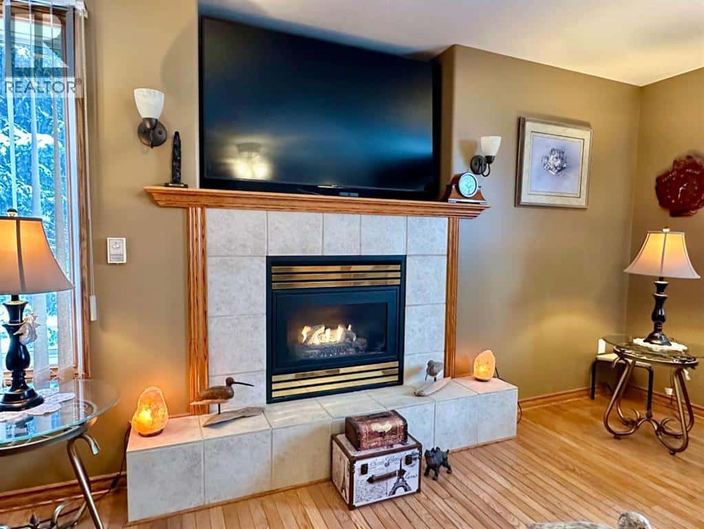 10205 103 Avenue — Lac La Biche, Alberta - Photo 5 of 43