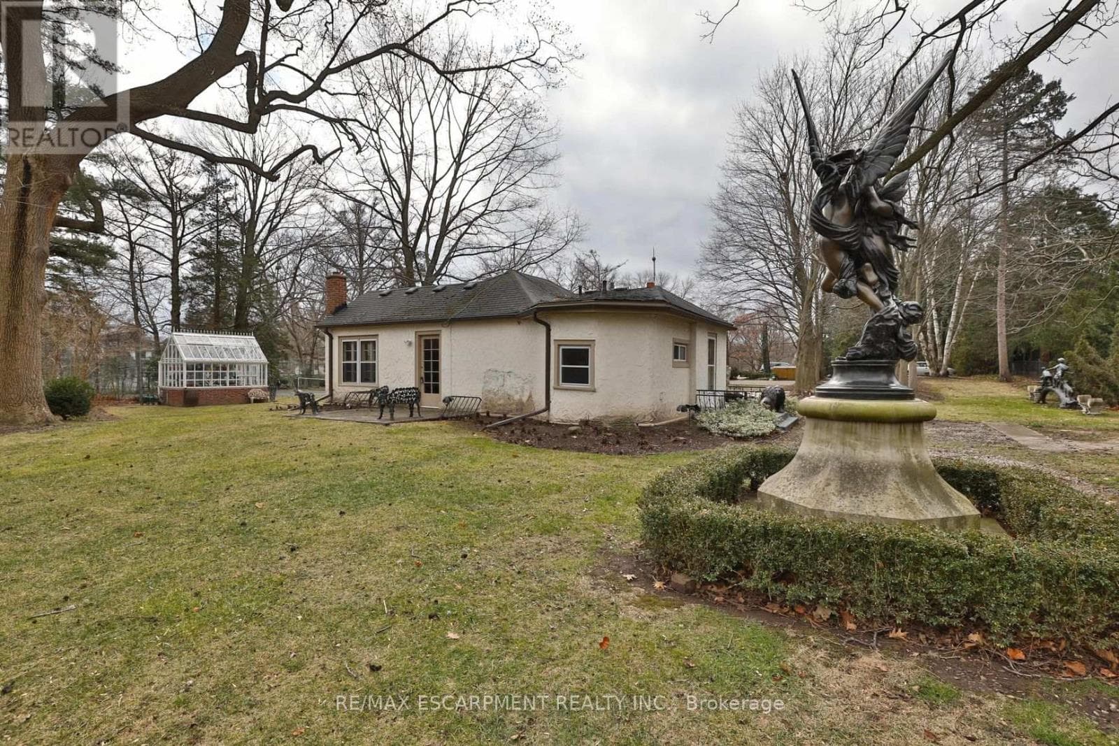 COTTAGE - 243 SHOREACRES ROAD — Burlington (Shoreacres) - Main photo