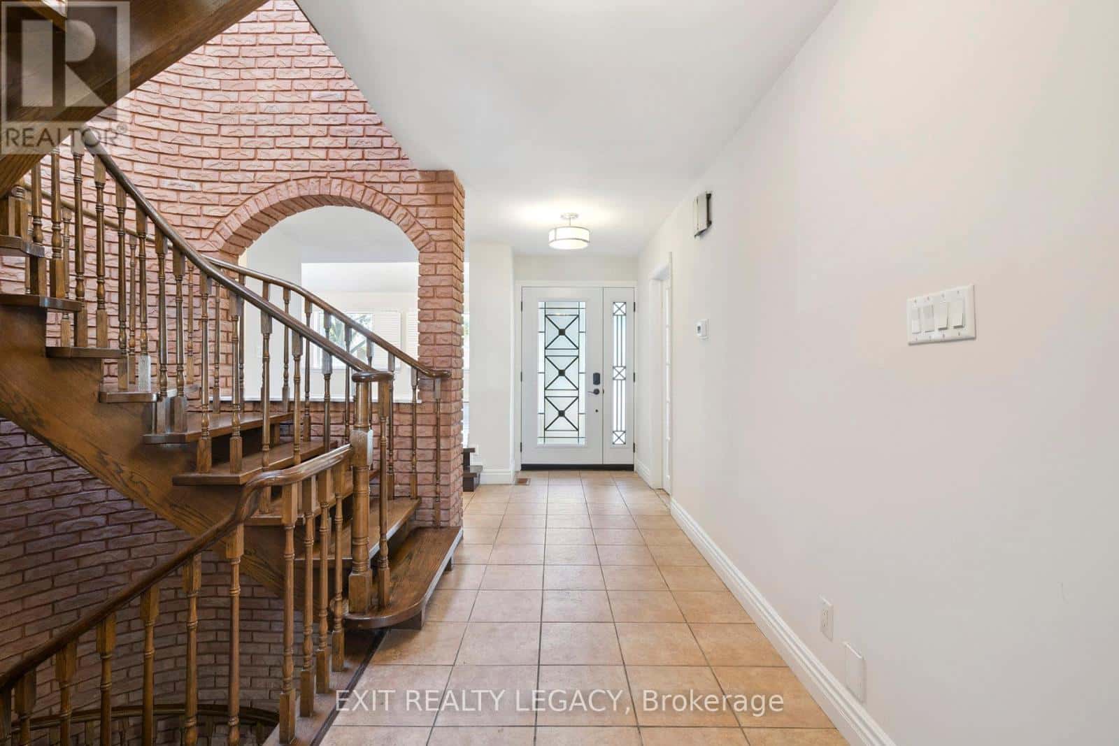 6 MUIR AVENUE — Toronto (Humber Summit), Ontario - Photo 4 of 50