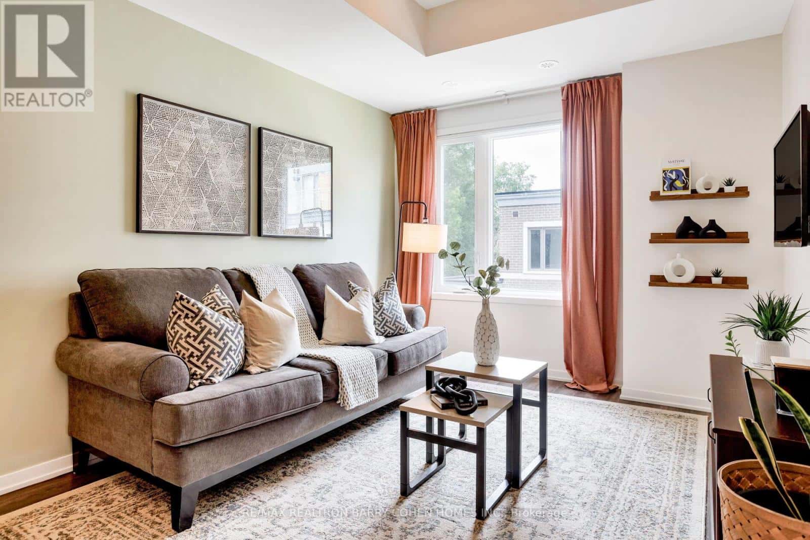 98 - 20 WILLIAM JACKSON WAY — Toronto (New Toronto) - Photo 4 of 26