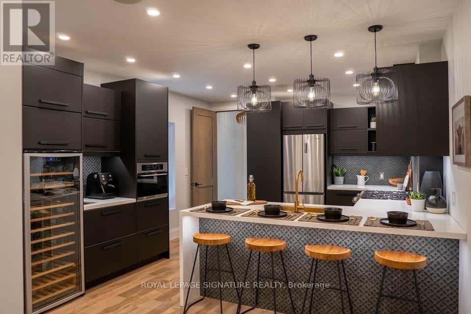 MAIN - 166 OAKMOUNT ROAD — Toronto (High Park North) - Photo 3 of 22