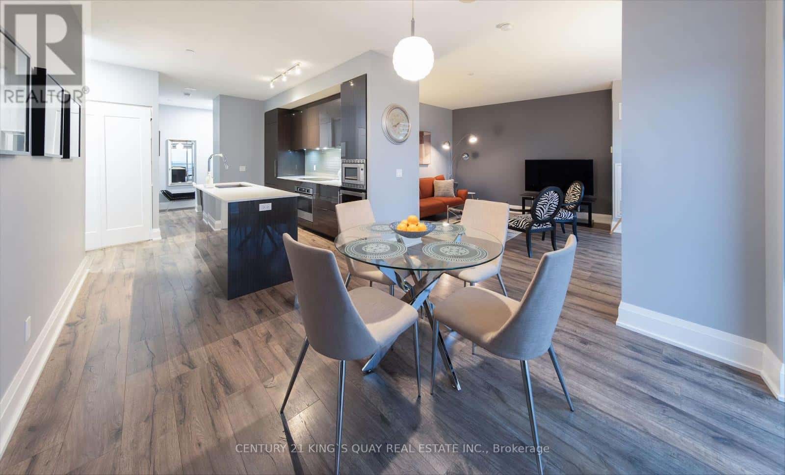 Toronto (Mimico) — Toronto (Mimico) - Photo 5 of 21