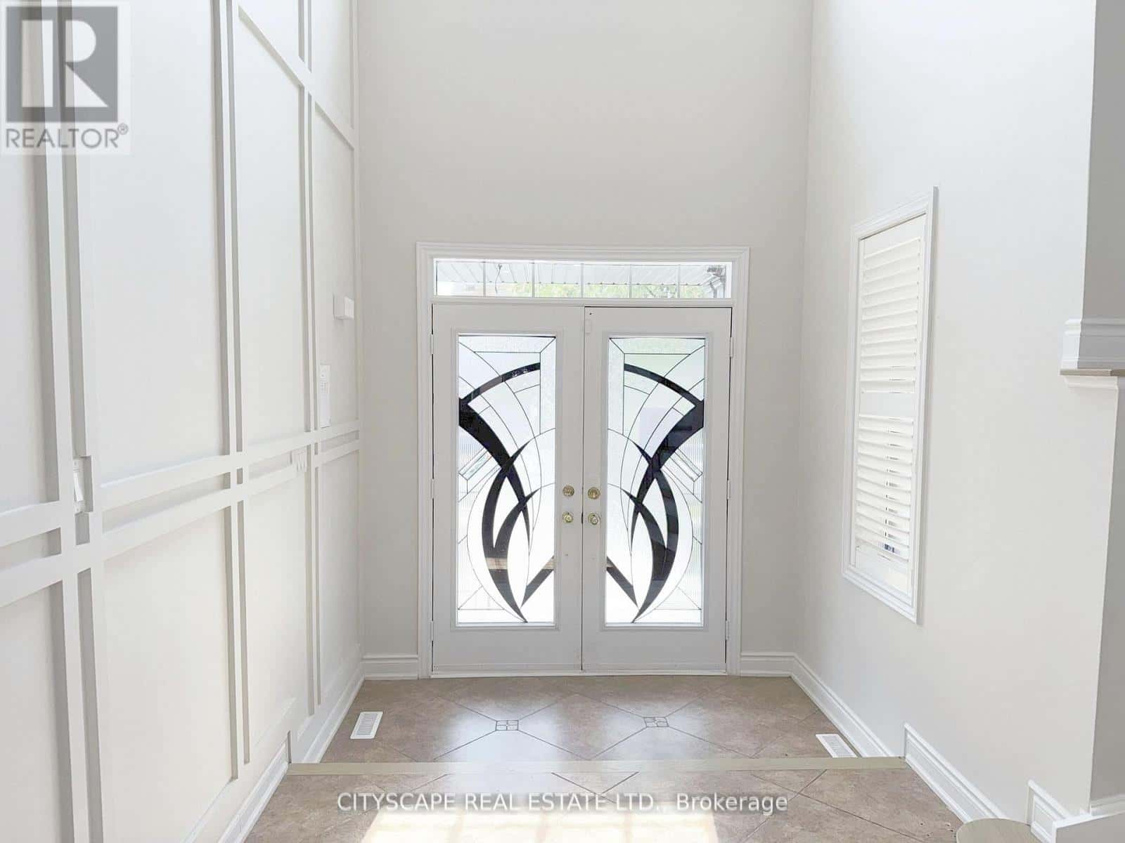 32 CHARGER LANE — Brampton (Fletcher's Meadow), Ontario - Photo 4 of 50