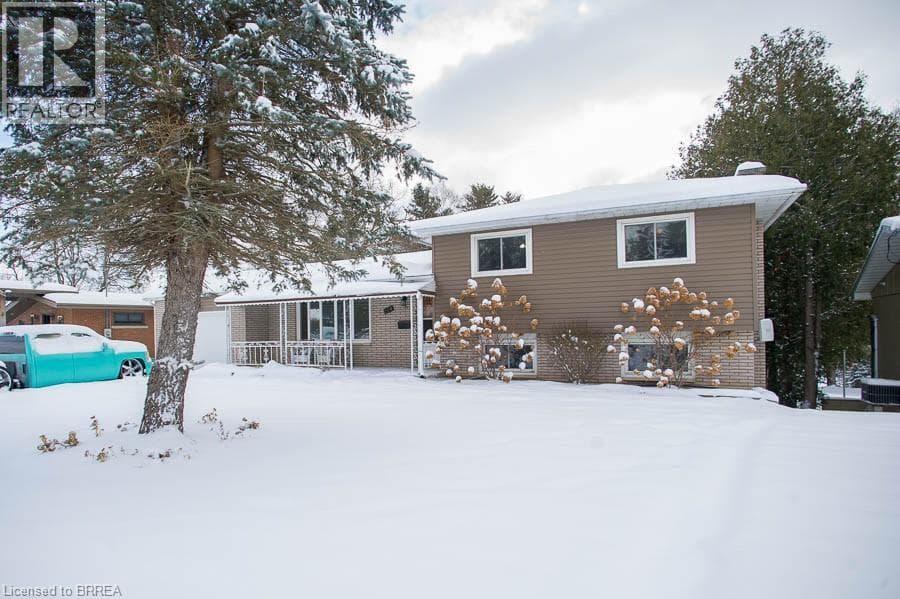 104 HILLSIDE Avenue — Delhi, Ontario - Main photo