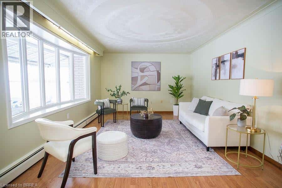 104 HILLSIDE Avenue — Delhi, Ontario - Photo 5 of 42