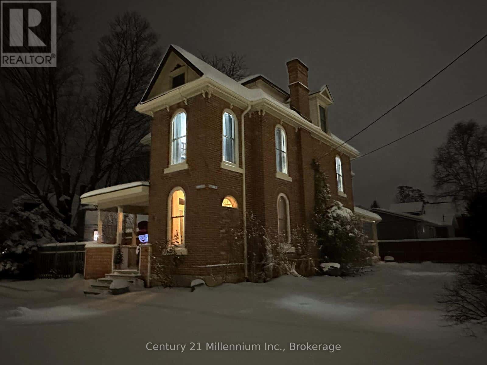 692 15TH STREET E — Owen Sound, Ontario - Photo 2 of 28