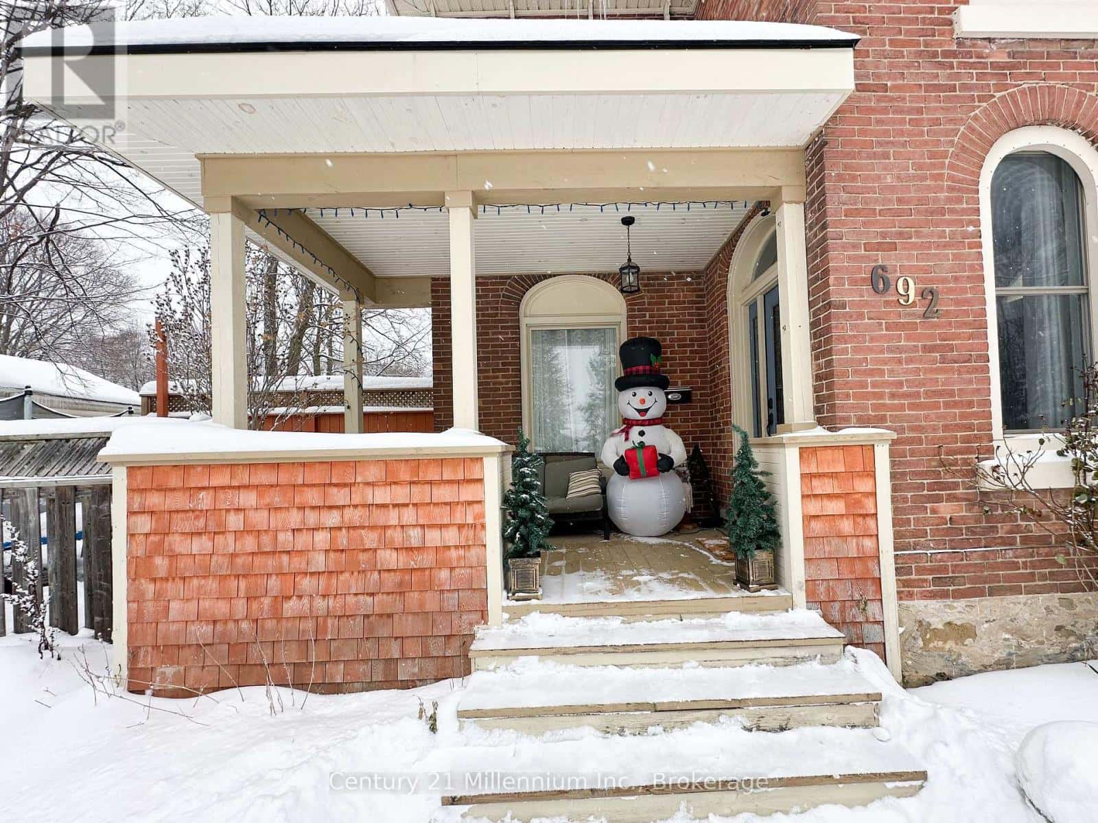 692 15TH STREET E — Owen Sound, Ontario - Photo 5 of 28