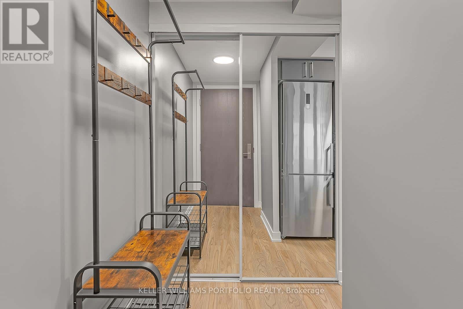 Toronto (Clanton Park) — Toronto (Clanton Park) - Photo 2 of 24