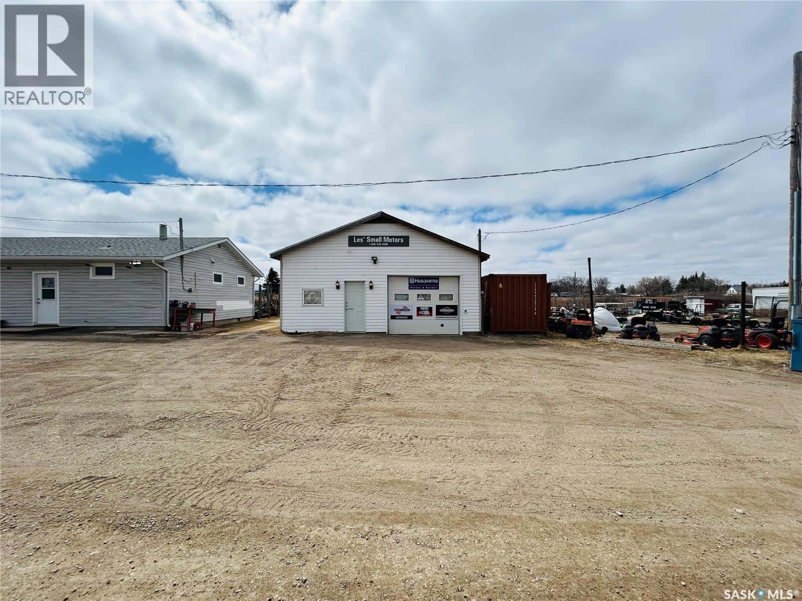 514 Ellice STREET — Moosomin, Saskatchewan - Photo 3 of 11