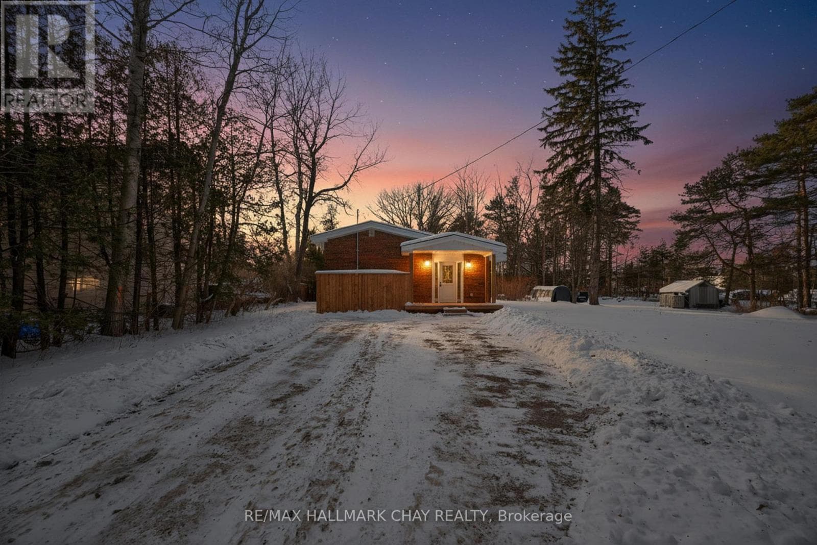 8717 BEACHWOOD ROAD — Wasaga Beach, Ontario - Main photo