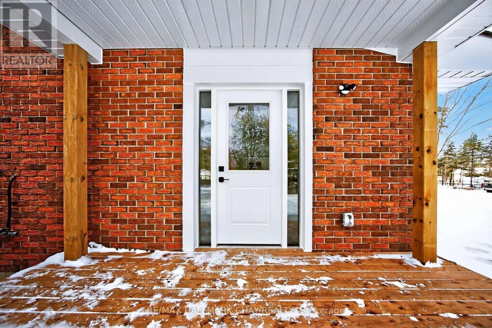 8717 BEACHWOOD ROAD — Wasaga Beach, Ontario - Photo 4 of 50