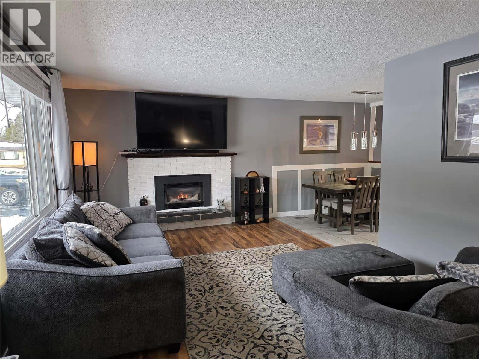 176 Cambourne Crescent — Elkford, British Columbia - Photo 4 of 58