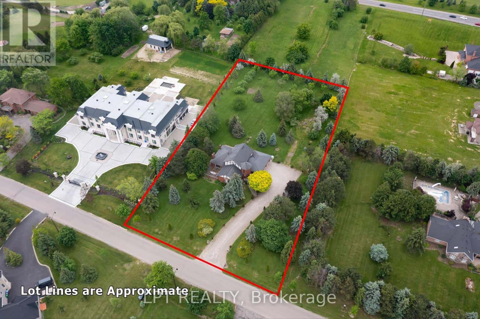 6 FENTON WAY — Brampton (Toronto Gore Rural Estate), Ontario - Photo 2 of 48