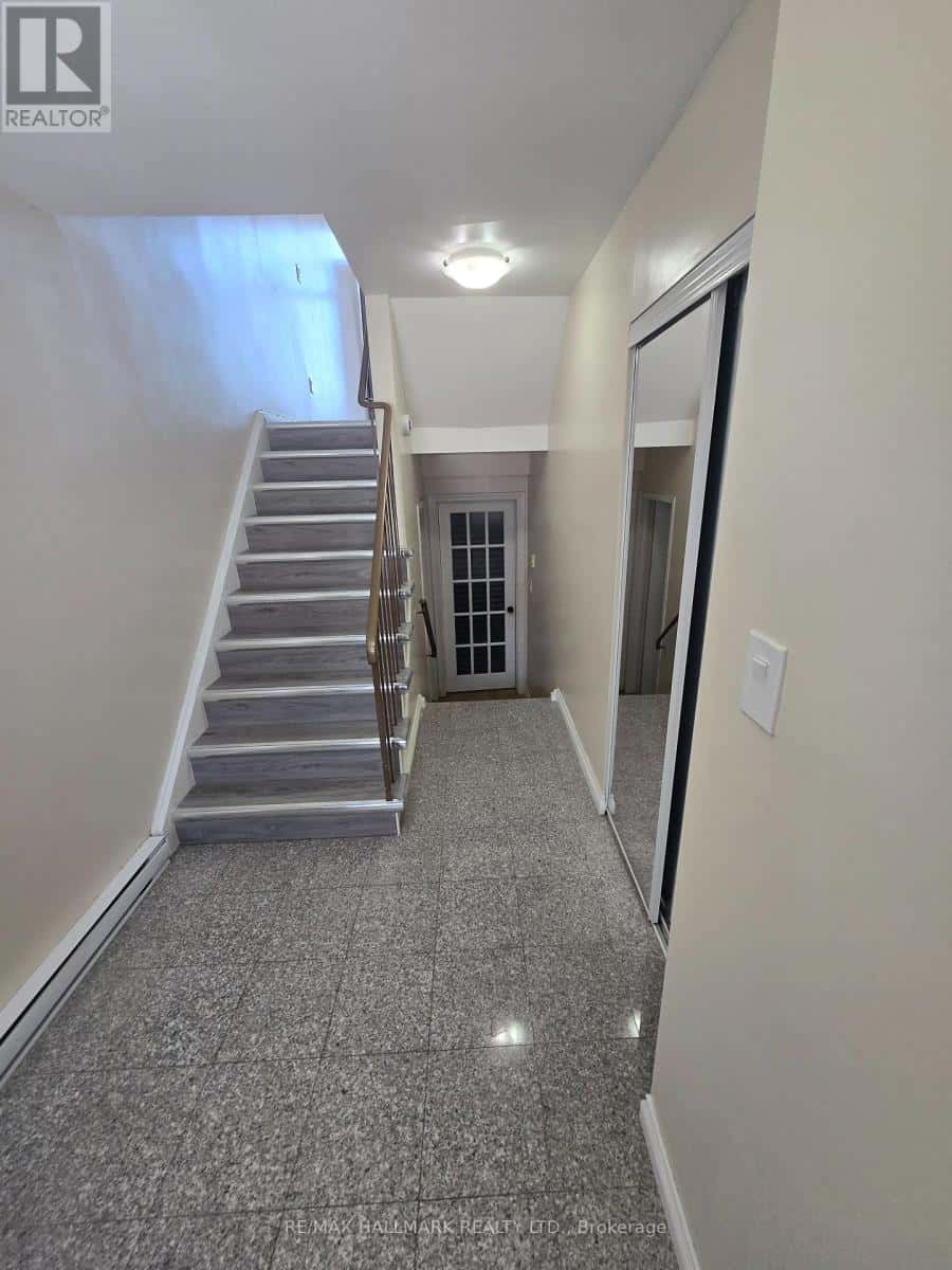 39 JOHN CABOT WAY — Toronto (Glenfield-Jane Heights), Ontario - Photo 5 of 42