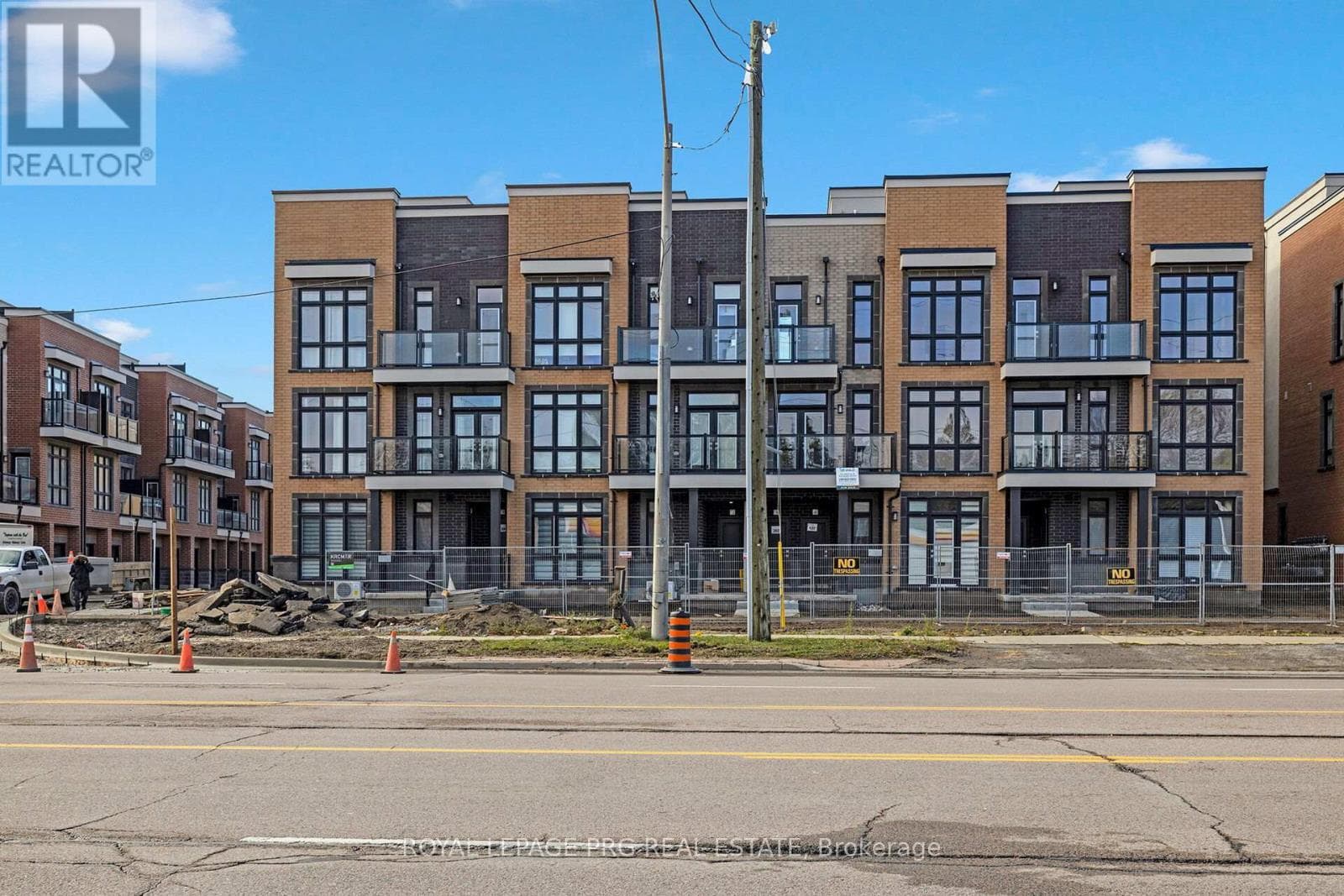 9 - 12860 YONGE STREET — Richmond Hill (Oak Ridges), Ontario - Main photo