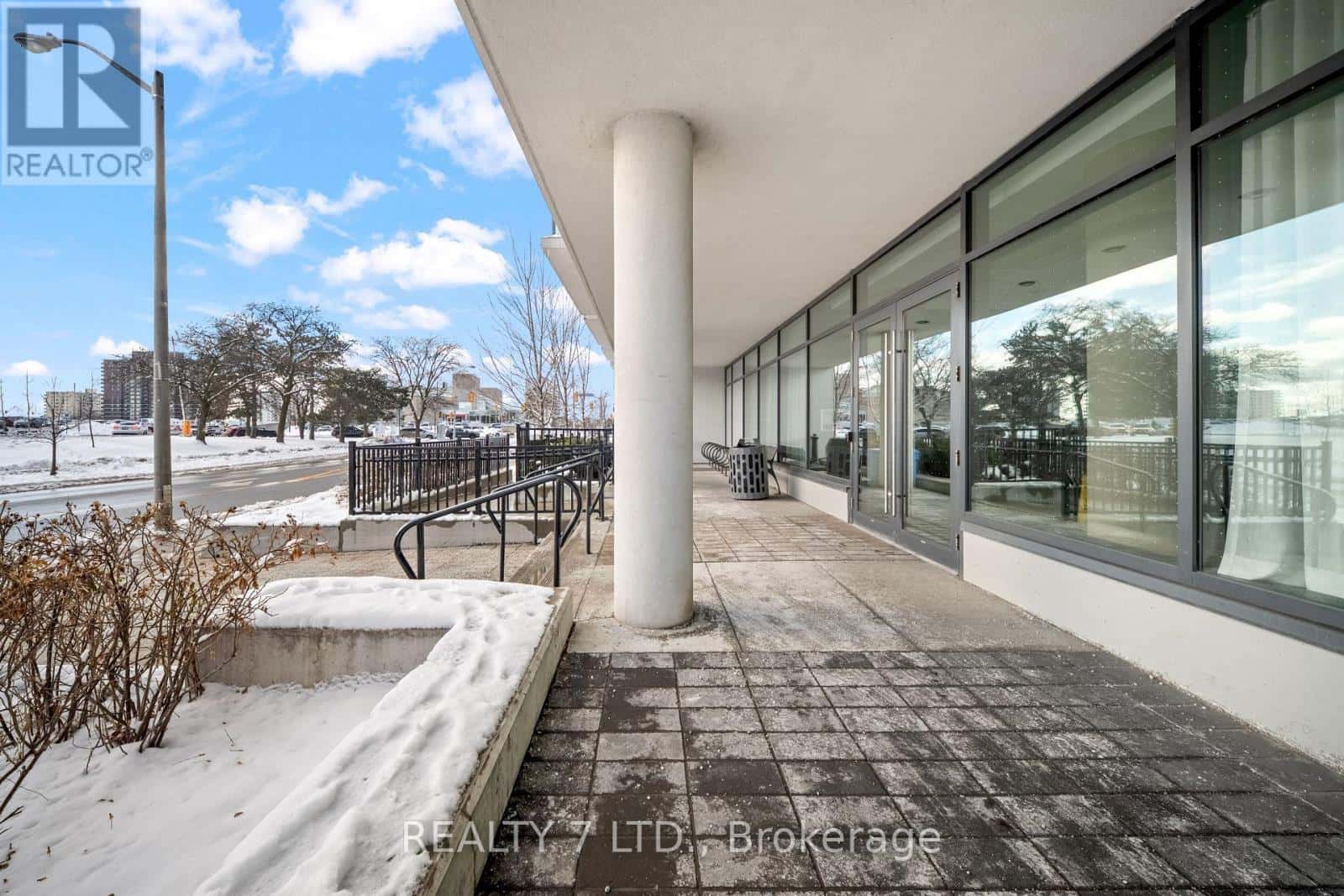 Toronto (Don Valley Village) — Toronto (Don Valley Village) - Photo 5 of 18