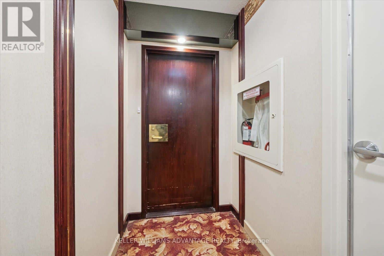 Toronto (Scarborough Village) — Toronto (Scarborough Village) - Photo 4 of 32