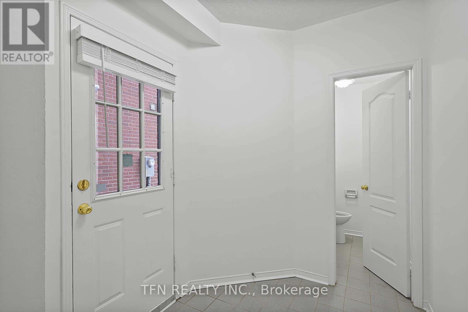 Vaughan (Beverley Glen) — Vaughan (Beverley Glen) - Photo 5 of 50