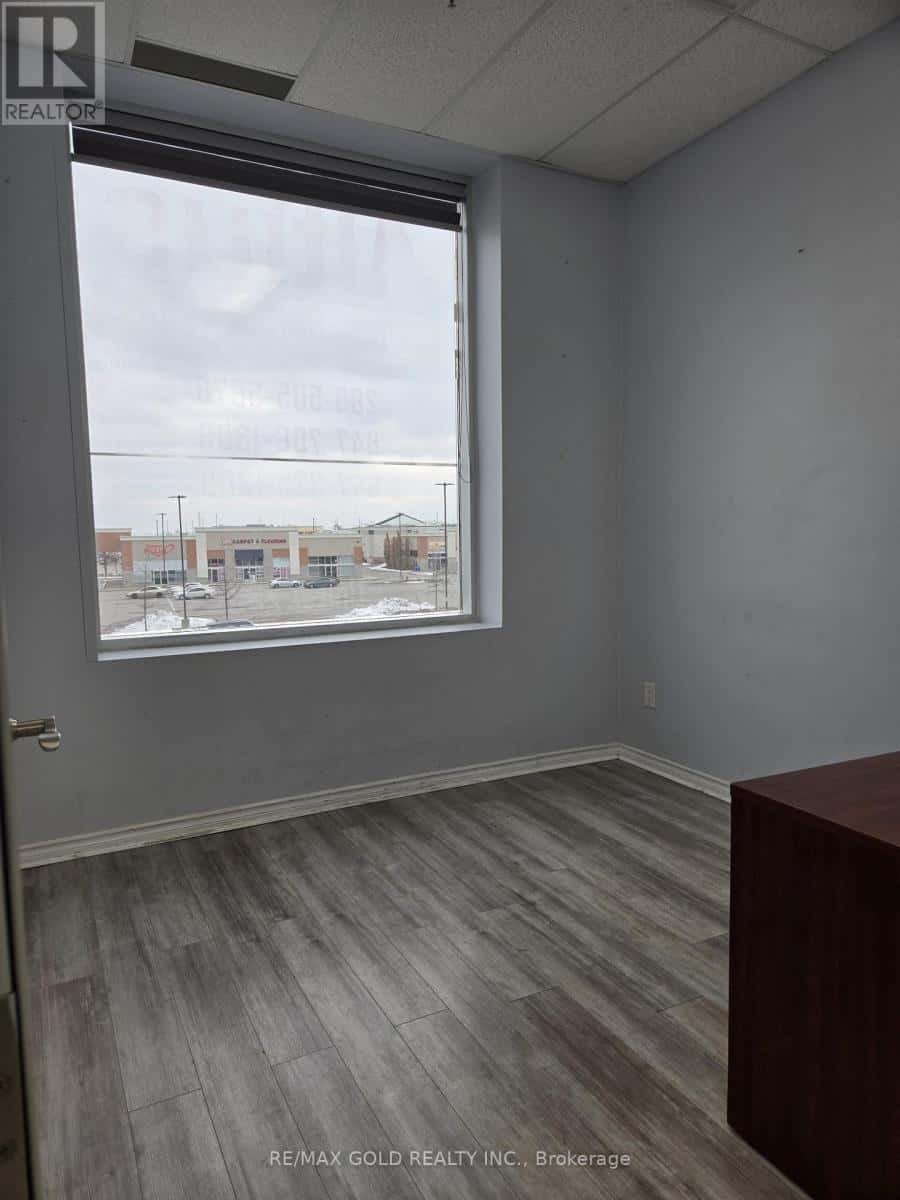 233 - 80 MARITIME ONTARIO BOULEVARD — Brampton (Airport Road/ Highway 7 Business Centre) - Photo 5 of 10