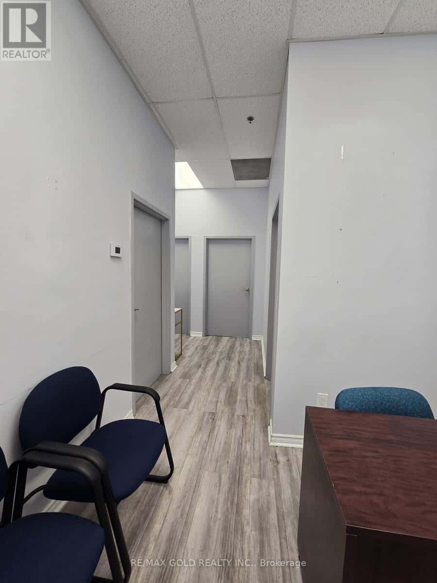 233 - 80 MARITIME ONTARIO BOULEVARD — Brampton (Airport Road/ Highway 7 Business Centre) - Photo 3 of 10