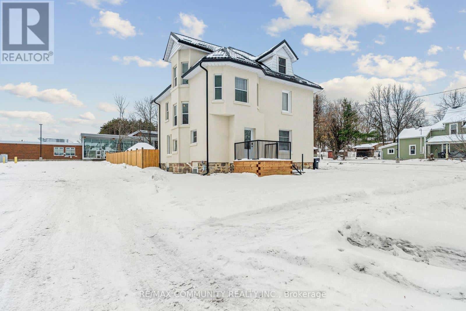 119 JEPHSON STREET — Tay (Victoria Harbour), Ontario - Photo 4 of 50