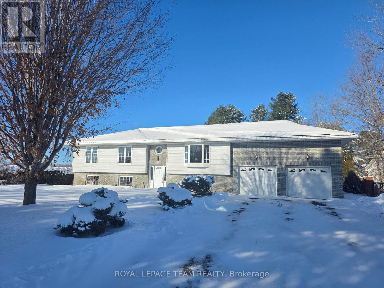 712 HYNDMAN ROAD — Edwardsburgh/Cardinal, Ontario - Main photo