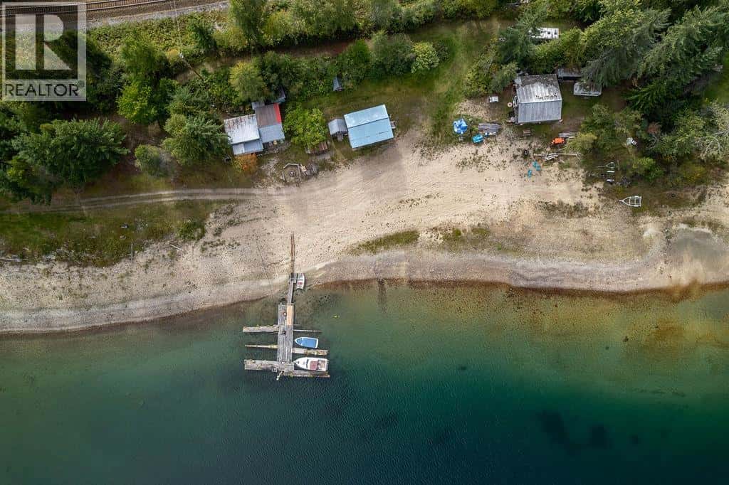 8275 East Procter Road — Procter, British Columbia - Photo 2 of 36