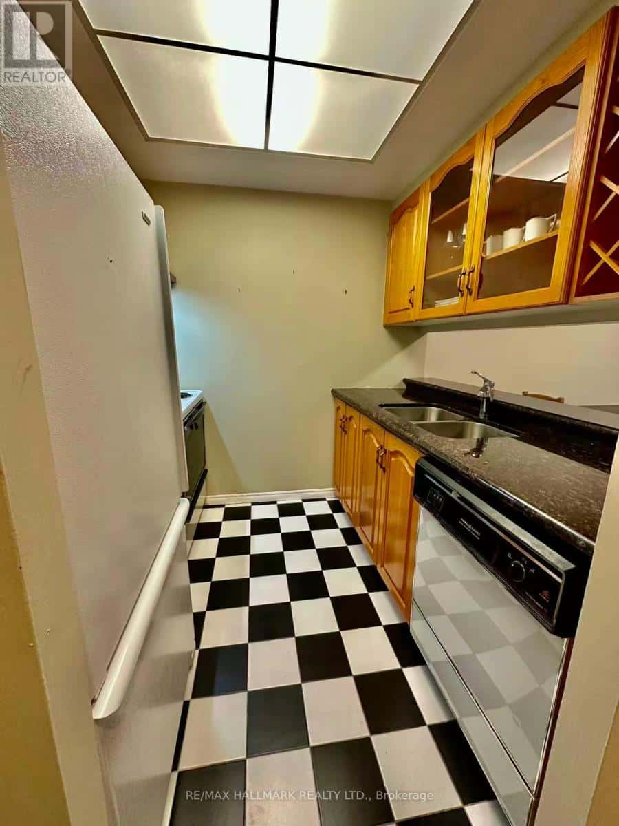 Toronto (Newtonbrook East) — Toronto (Newtonbrook East) - Photo 4 of 8