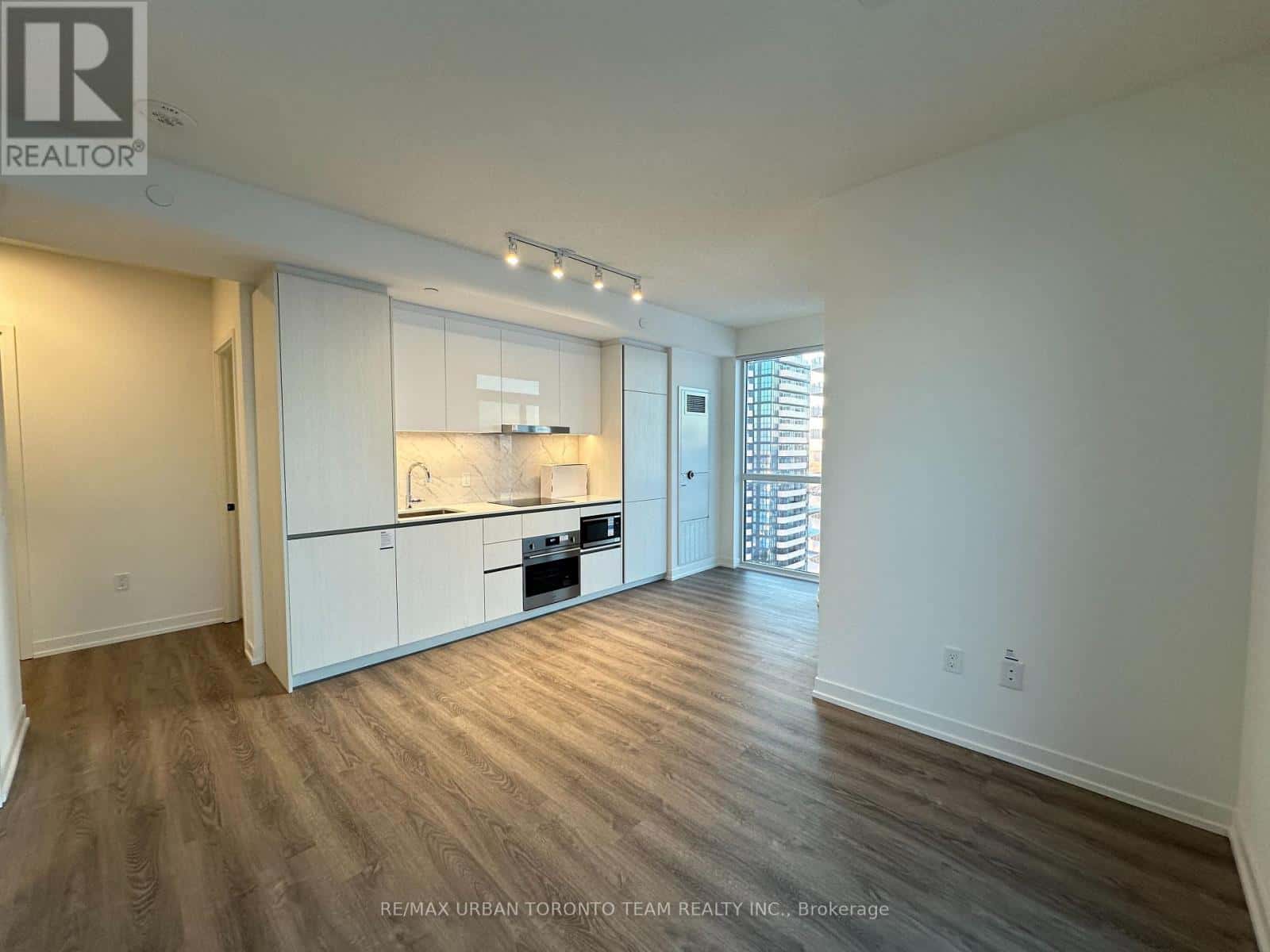 Vaughan (Vaughan Corporate Centre) — Vaughan (Vaughan Corporate Centre) - Photo 3 of 15