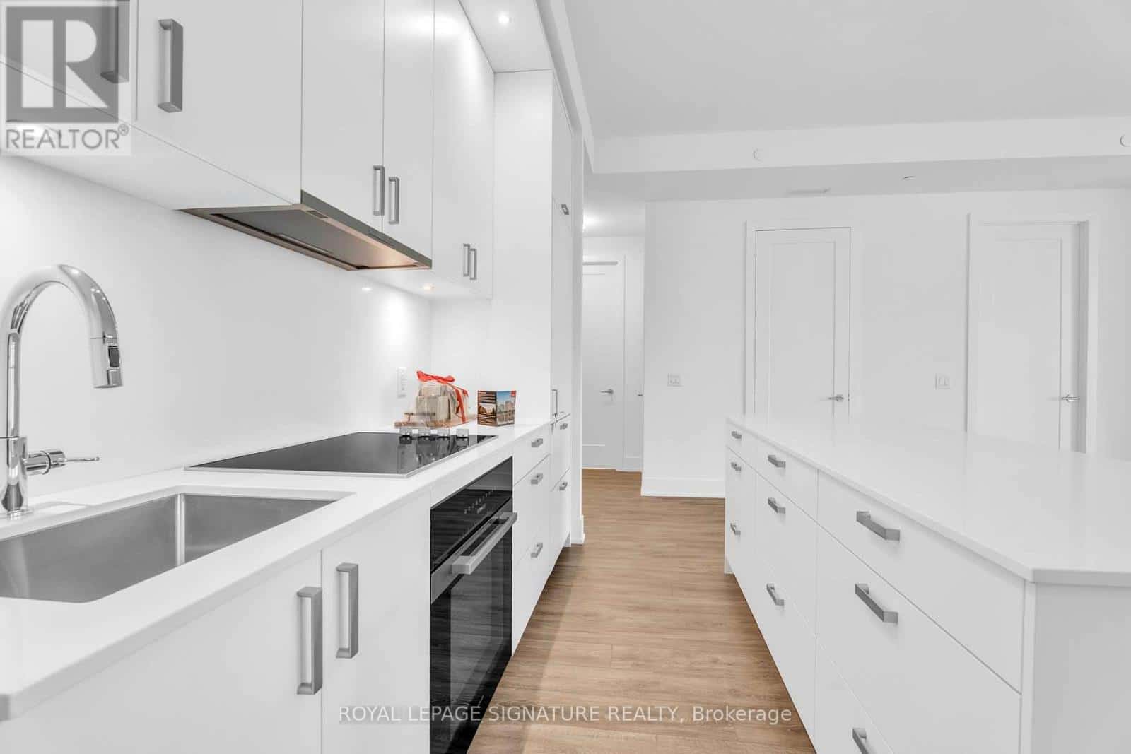 Markham (Royal Orchard) — Markham (Royal Orchard) - Photo 4 of 44