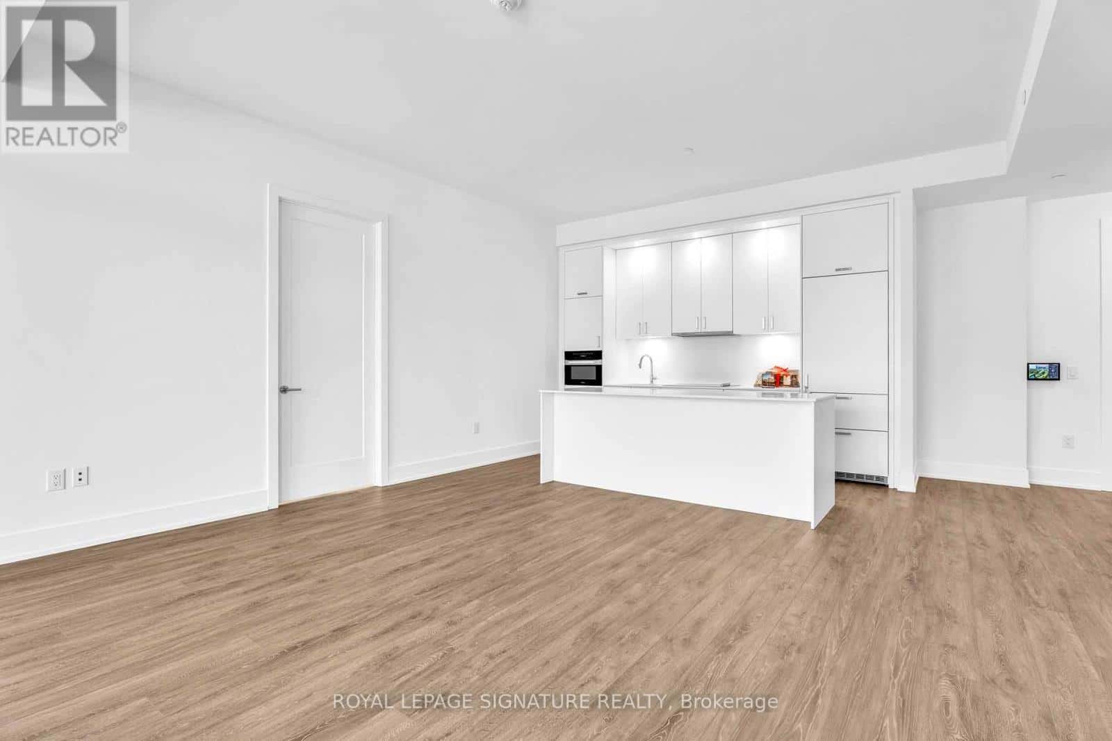 Markham (Royal Orchard) — Markham (Royal Orchard) - Photo 2 of 44