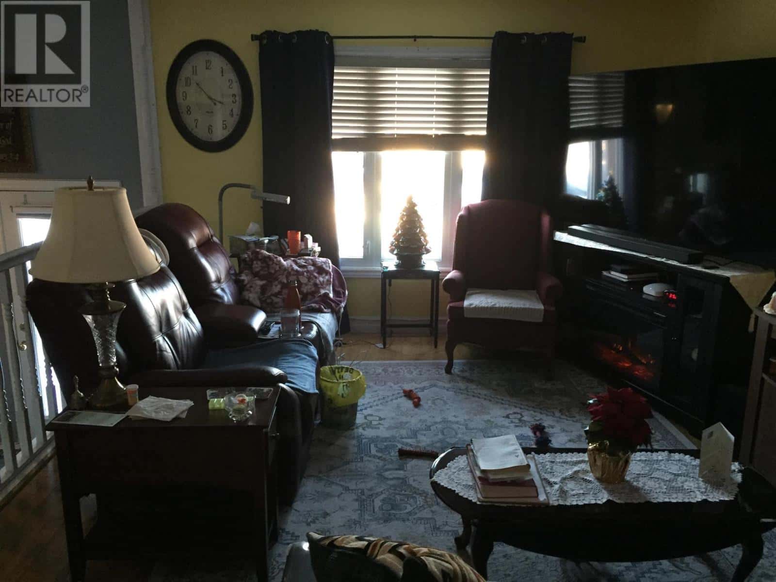 4 Albert ST — Elliot Lake, Ontario - Photo 4 of 35