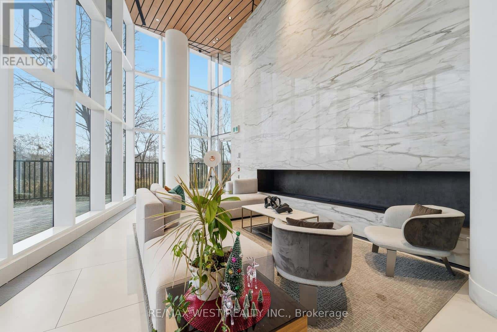 Toronto (Edenbridge-Humber Valley) — Toronto (Edenbridge-Humber Valley) - Photo 3 of 21