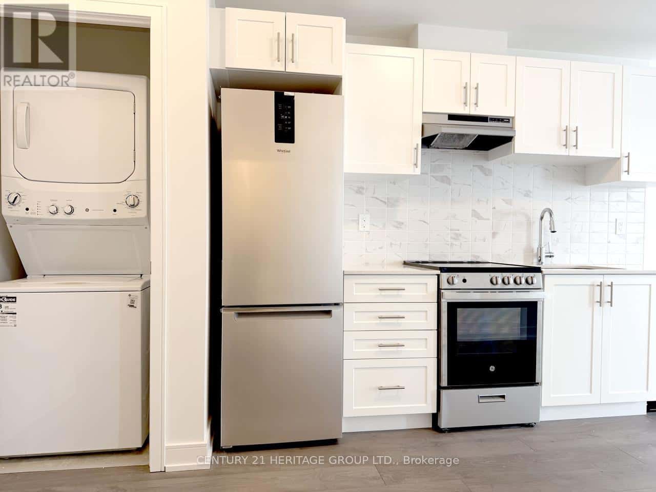 Newmarket (Huron Heights-Leslie Valley) — Newmarket (Huron Heights-Leslie Valley) - Photo 4 of 9