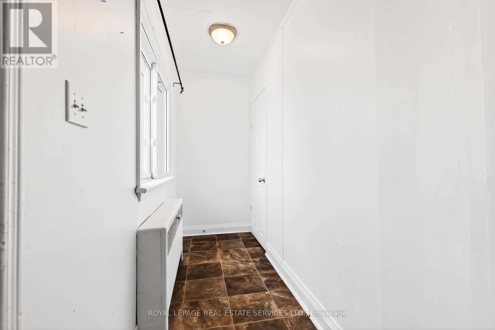 53 KINSEY STREET — St. Catharines (Western Hill), Ontario - Photo 5 of 32