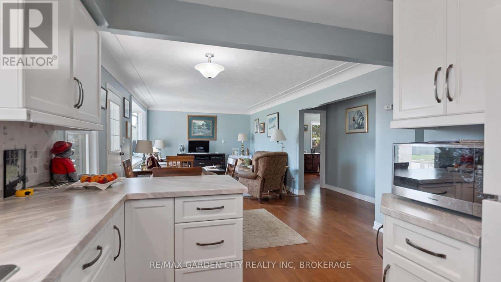 611 CLARE AVENUE — Welland (N. Welland), Ontario - Photo 5 of 26