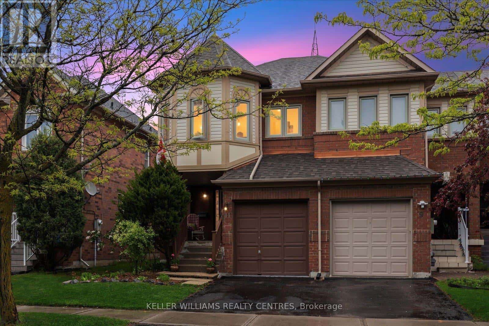 11 SNEDDEN AVENUE — Aurora (Bayview Wellington), Ontario - Photo 2 of 35