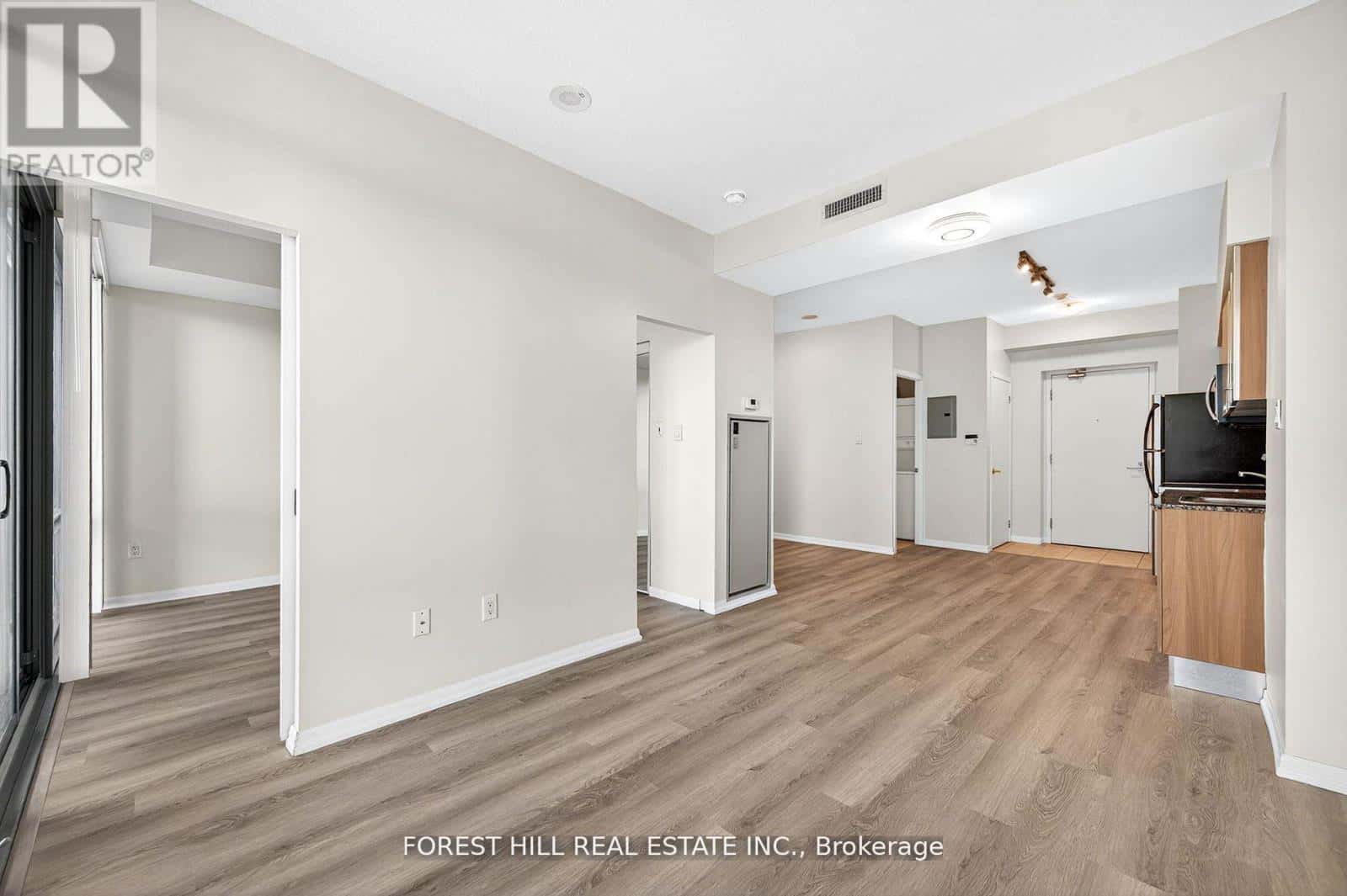 3109 - 37 GROSVENOR STREET — Toronto (Bay Street Corridor), Ontario - Photo 3 of 24