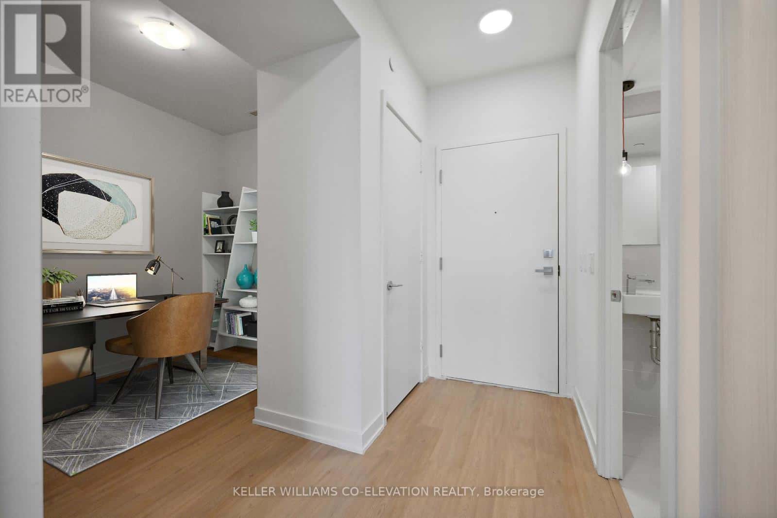 914 - 10 DEERLICK COURT — Toronto (Parkwoods-Donalda), Ontario - Photo 2 of 34